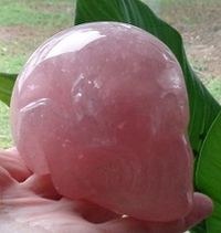 Rosenquarz Kristallschädel Brasilien 430 g