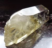 lemurischer Citrin Kristallschädel mit Spitze klar 380 g